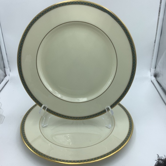 Two Vintage Lenox Patriot Dinner Plates - Picture 3 of 11